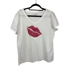Women’s Style & Co Size XL White Short Sleeve Shirt with Red Lips Design